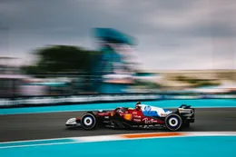 De bizarre boordradio’s van Lewis Hamilton tijdens GP Miami op een rijtje