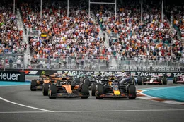 Lando Norris heeft moeite met Max Verstappen en haalt uit