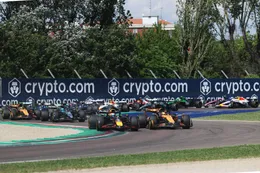 Voormalig Red Bull-monteur spreekt zich op X uit over actie Max Verstappen tijdens race in Imola