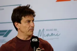 Toto Wolff kiest kant tussen McLaren en Red Bull en spreekt zich uit over legaliteit McLaren-auto
