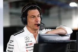 Toto Wolff doet voorspelling over toekomst Lewis Hamilton bij Ferrari