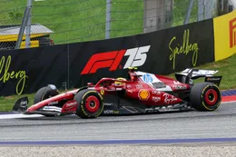 Lewis Hamilton riskeert straf na gevaarlijke actie tijdens VT2 in Oostenrijk