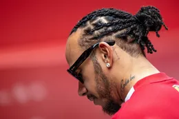 Lewis Hamilton blij met slechte kwalificatie Max Verstappen: 'Nu zal ik met niemand botsen'