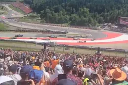 Video: De crash tussen Max Verstappen en Kimi Antonelli gefilmd vanuit het publiek