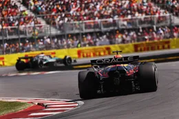 Bizar: George Russell probeert Max Verstappen een schorsing aan te naaien in Canada