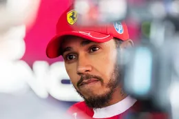 Lewis Hamilton onderuit gehaald door voormalig Mercedes-collega na gedrag richting Ferrari-personeel