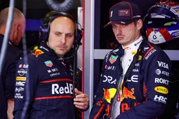 Speculaties branden los: Max Verstappen vliegt naar Red Bull-fabriek