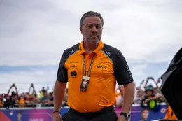 Ook Zak Brown ziet Max Verstappen als schuldige partij na straf Oscar Piastri: 'Ik denk...'