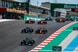 Max Verstappen mogelijk langer in de F1 door aankondiging bijzonder circuit