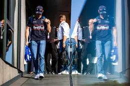 Red Bull-regelbaas verdedigt Max Verstappen niet na afspraak bij stewards