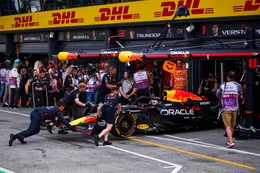 Drama voor Max Verstappen in Zandvoort: hoeveel schade heeft Red Bull-auto opgelopen na crash?