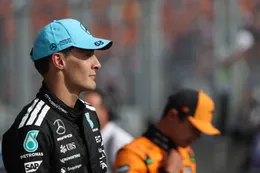 Boontje komt om zijn loontje: Mercedes in wachtkamer geplaatst door George Russell