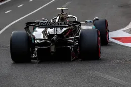 Mercedes-coureur hoort duidelijk oordeel van stewards na onderzoek in Bakoe