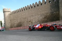 Lewis Hamilton wordt wanhopig en wijst Ferrari op broodnodige aanpassing