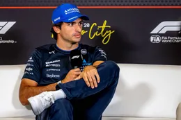 Carlos Sainz zou Red Bull keihard straffen: 'Ik weet wat ik zou doen als teambaas...'