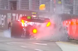 Video: Enorme crash van Red Bull-coureur tijdens VT3 in Singapore