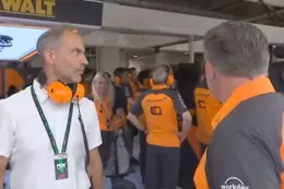 Video: Ongemakkelijk moment tussen Zak Brown en vader van Lando Norris