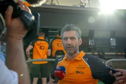 McLaren-teambaas haalt uit naar Norris en Piastri en onthult plan om Max Verstappen af te stoppen