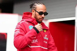 Lewis Hamilton lijkt de realiteit compleet verloren na P20: 'Voor mijn gevoel de snelste van het veld'