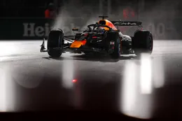 Mis het niet: dit is het exacte tijdstip waarop Verstappen vanaf P2 de jacht opent in GP Las Vegas
