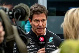 Toto Wolff deelt wijze les aan zijn coureurs over Max Verstappen
