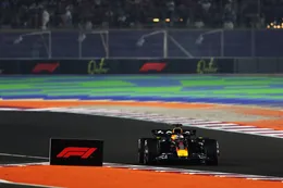 Lewis Hamilton uit heftige kritiek op het 'Max Verstappen-tijdperk' in de Formule 1