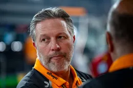 Bizarre uitspraken Zak Brown lekken uit: McLaren-baas sneert naar Max Verstappen