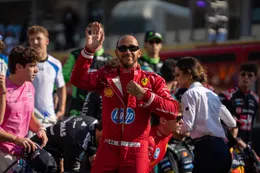 Lewis Hamilton bijt van zich af en vindt zichzelf beter dan de rest