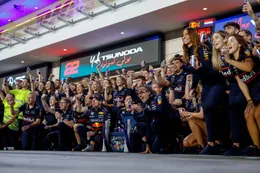 Red Bull Racing strijkt met de eer na bijzonder bericht voor Lewis Hamilton over F1-film