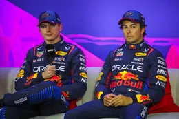 Pérez deelt mening van George Russell over Max Verstappen: 'Gewelddadig gedrag'