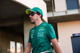 Aston Martin slaat alarm over Honda-motor, Alonso laat frustratie zien