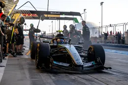 Voormalig coureur ziet verdacht gedrag bij Mercedes: 'Dat zegt veel!'