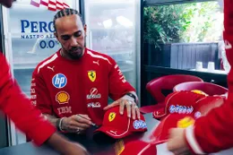 Lewis Hamilton doet opvallende bekentenis over 'Max': 'Dat zweer ik op mijn leven'