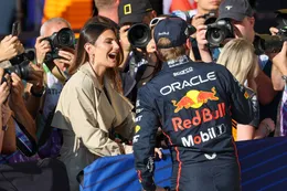 Kelly Piquet betrapt Max Verstappen op leugen: 'Je huilde als een baby'