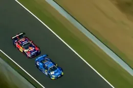 Video: Max Verstappen weet zware crash nipt te voorkomen op Nürburgring