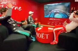 George Russell schrikt zich rot in cooldown room na zien heftig moment in Australië