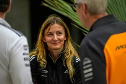 Mercedes laat vrouwelijke F1-coureur debuteren