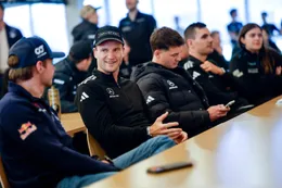 Opvallend: Max Verstappen gefilmd met zijn grote vijand op Nürburgring