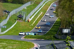 Grote zorgen over gezondheid van coureur na crash op Nürburgring