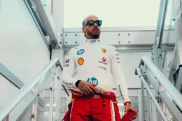 Moeder van Lewis Hamilton wilde hem niet bezoeken: 'Kwamen steeds weer excuses'