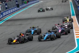Carlos Sainz haalt hard uit naar Max Verstappen in Miami