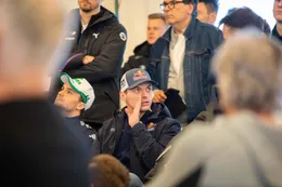 'Nürburgring-wedstrijdleider grijpt in na lastigvallen Max Verstappen'