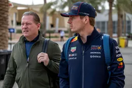 Max Verstappen reageert op zware crash van vader Jos: 'Gelukkig nam hij op...'