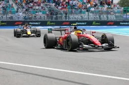 Lewis Hamilton wijst Max Verstappen als schuldige aan na teleurstelling in Miami