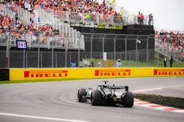 Max Verstappen wijst FIA op 'enorm illegale' Mercedes in Canada