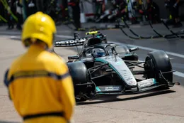 Italiaans medium gooit bom op F1-paddock en claimt dat Mercedes met een illegale auto rijdt