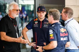 Flavio Briatore schudt de F1-paddock op met opmerking over enorme transfer Max Verstappen: 'Laten we dat eerst bekijken'