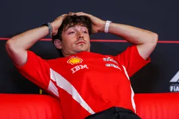 Ferrari-blunder zorgt voor tierende Charles Leclerc: 'Vandaag ga ik dat niet accepteren'