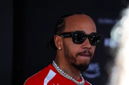 Multimiljonair Lewis Hamilton wil geld van anderen afpakken: 'Het zou niet mogen dat iemand zoveel bezit'