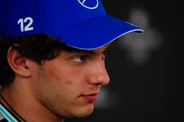 Kimi Antonelli gedraagt zich als Max Verstappen en heeft slecht nieuws voor Toto Wolff en George Russell
